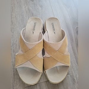 Speedo sandals size 10